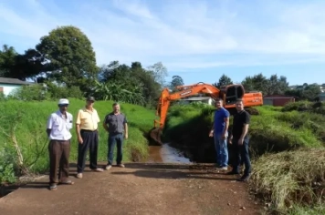 Governo de Campinas do Sul realiza ação de limpeza em pontos da cidade